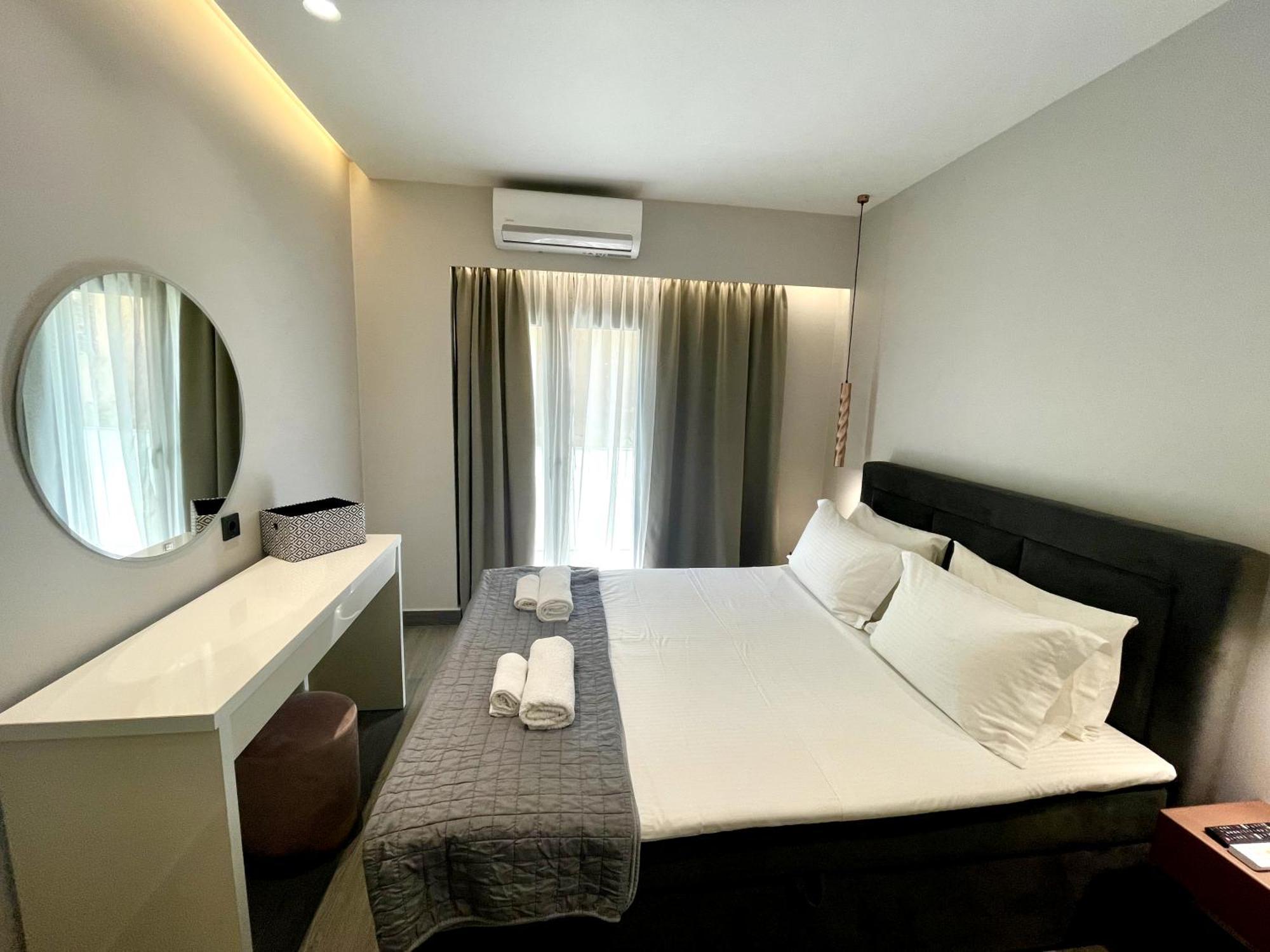 Aelia Urban * Heraklion (Crete)
